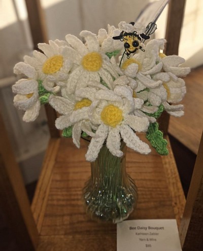 Bee Daisy Bouquet